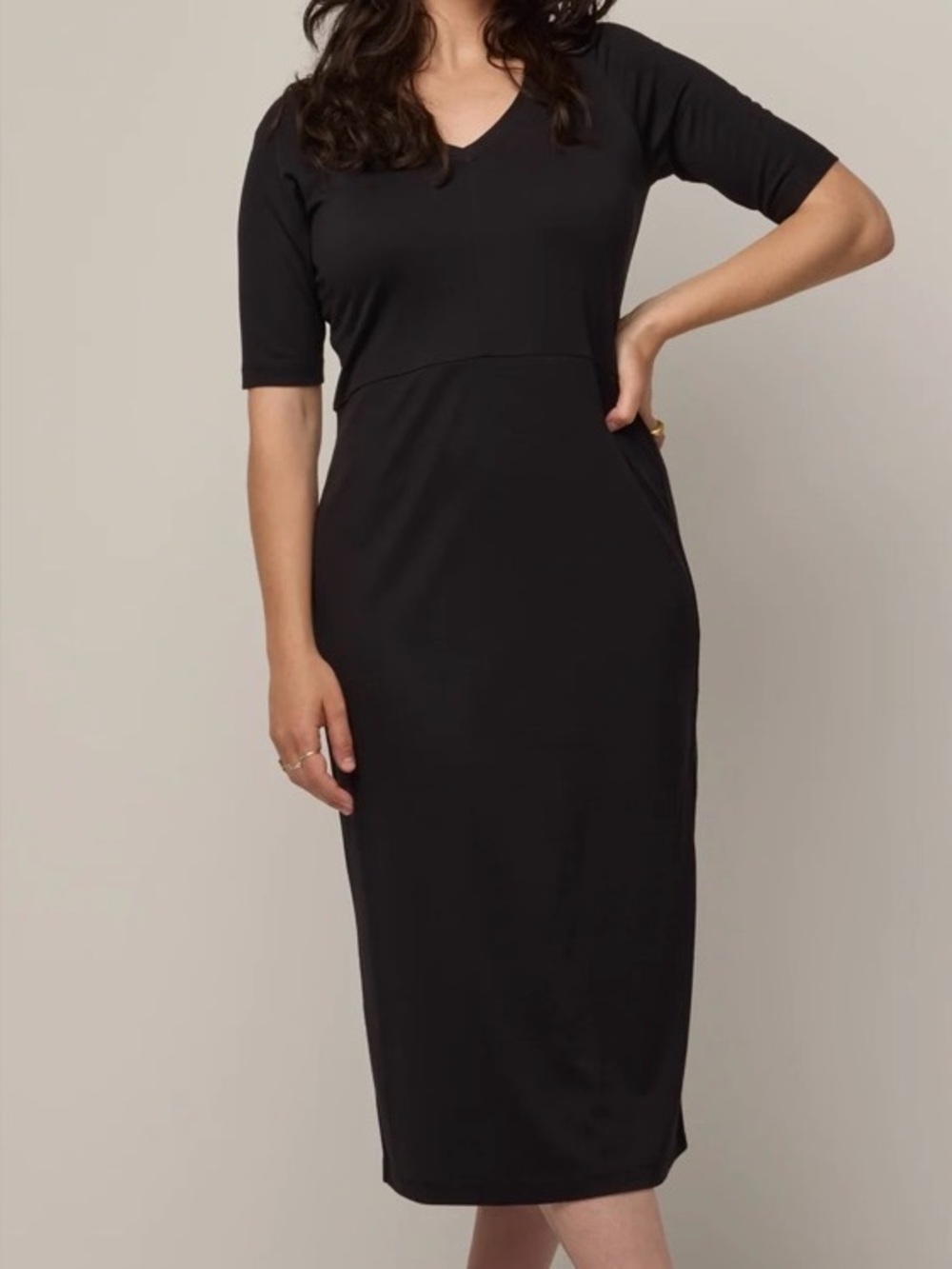 Wool& London Classic Black V-Neck Midi Dress 1X